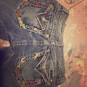 🌟🔥SALE $20🌟🔥Miss Me Cuffed Capris Sz 28